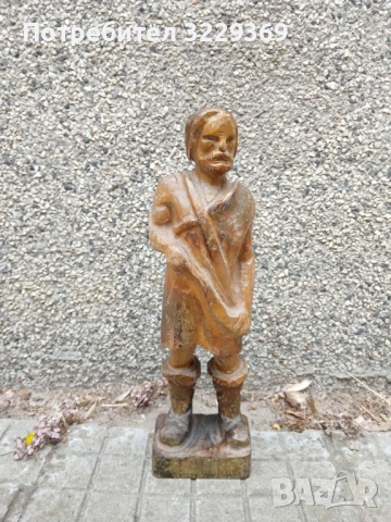 Дърворезва статуетка рибар