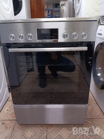 Иноксова свободно стояща печка с керамичен плот Бош Bosch с две години гаранция!