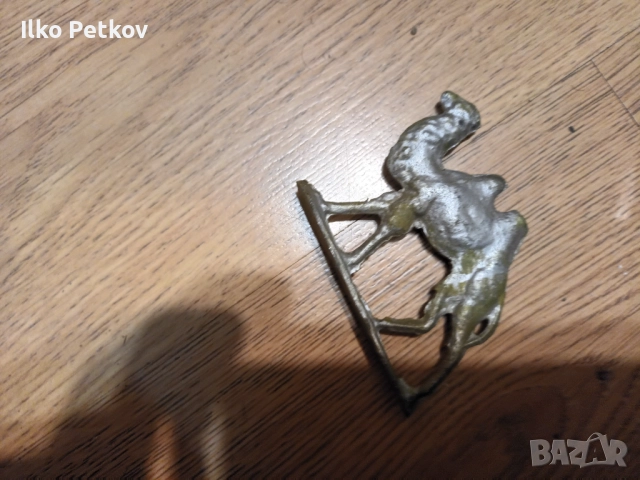 стара оловна фигура