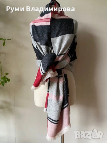 Голям шал/ тип одеало от 100 % baby alpaca, снимка 3 - Шалове - 43031453