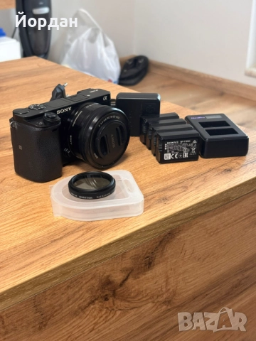 Sony A6000 с обектив 16–50mm + комплект аксесоари