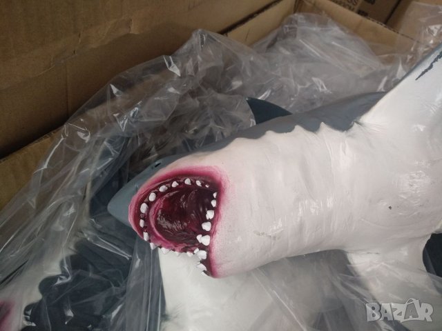 Голяма силиконова акула от филма  "Челюсти", снимка 2 - Фигурки - 38826622
