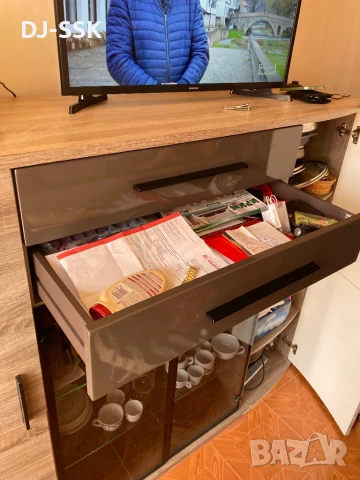 Скрин- Контра бюфет с осветление , снимка 5 - Скринове - 50503317