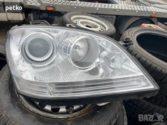 Продавам десен фар за мл 2006-2011