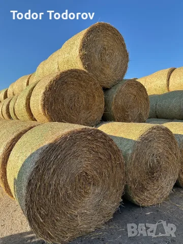 Рулонни бали слама