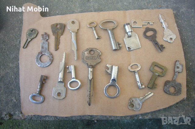 Лот малки ключета, снимка 1 - Антикварни и старинни предмети - 44924330