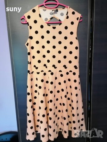Рокля на точки с изрязан гръб, снимка 1