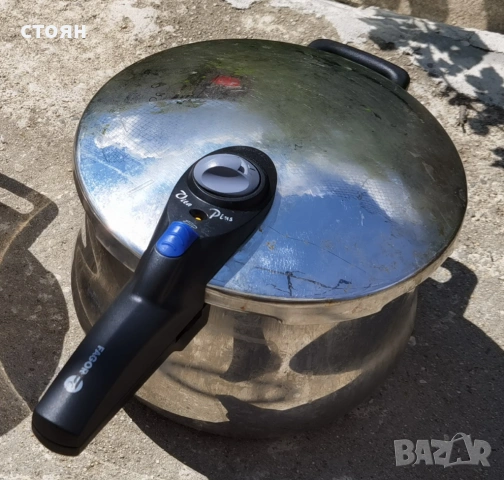 Домашни потреби-тенджери и метални кутии