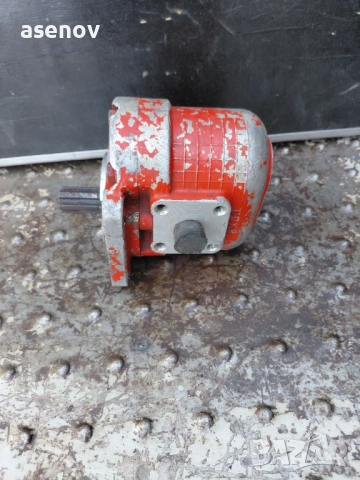 хидравлична помпа, снимка 2 - Резервни части за машини - 51602923