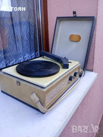 немски малък грамофон, снимка 9 - Грамофони - 52743408