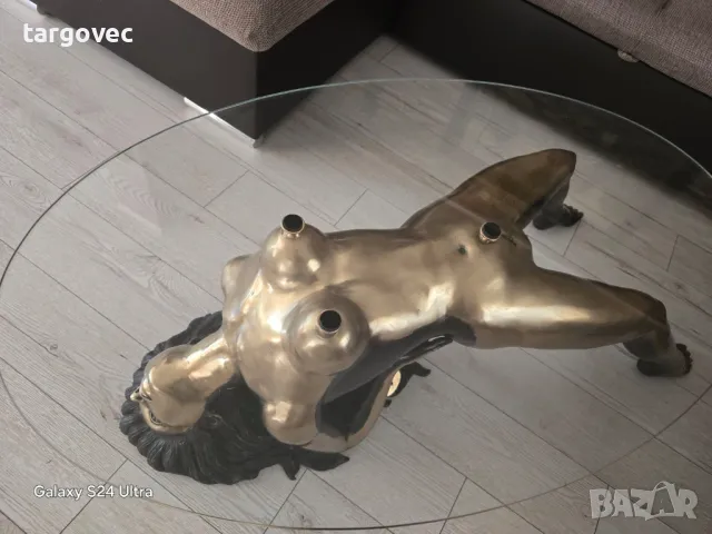 уникална маса бронз фигура на гола жена със стъклен плот, снимка 2 - Маси - 50062323