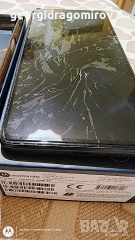 Работеща Motorola Edge 20 (XT2143-1) – Счупен дисплей / За части или ремонт, снимка 2 - Motorola - 54087197