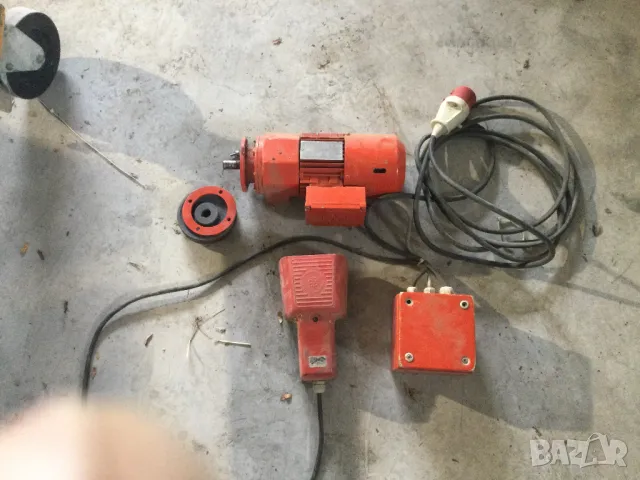 Електро мотор трифазен с педал- старт, снимка 3 - Електродвигатели - 50041626