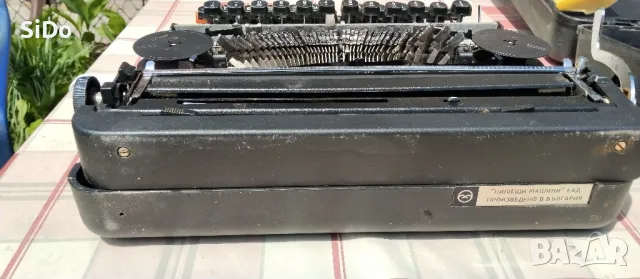 Пишеща българска машина в оригинално куфарче, снимка 6 - Колекции - 50150609