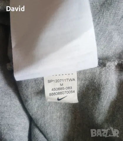 Оригинално мъжко горнище Nike Graphic Top, снимка 6 - Спортни дрехи, екипи - 49210920