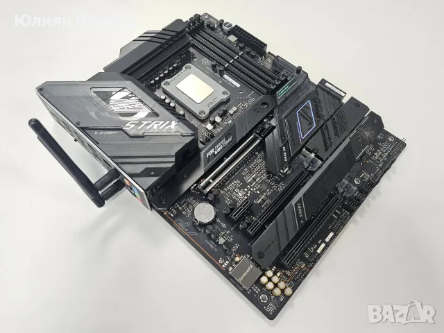 Комплект дънна платка + процесор: Intel Core i9-13900K + ASUS ROG STRIX Z790-F GAMING WIFI