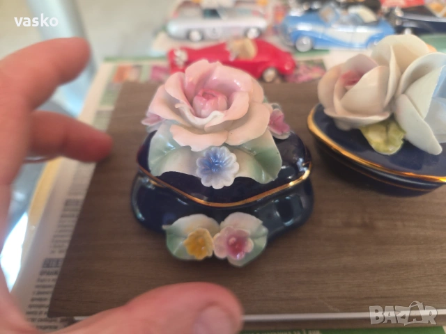 Порцеланови бижутерки Румънски, снимка 5 - Други ценни предмети - 53988930