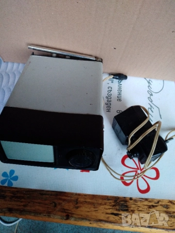 Ретро телевизорче от СССР Электроника Ф1-01 , снимка 2 - Антикварни и старинни предмети - 46895892