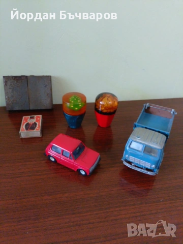 ЛОТ соц. старинни вещи. Колички,камионче, топки за ск.лост и др.