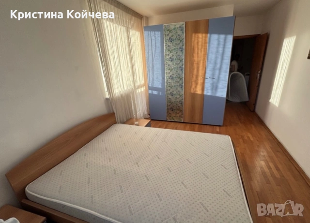 Комплект обзавеждане за спалня - легло, гардероб и скрин , снимка 1