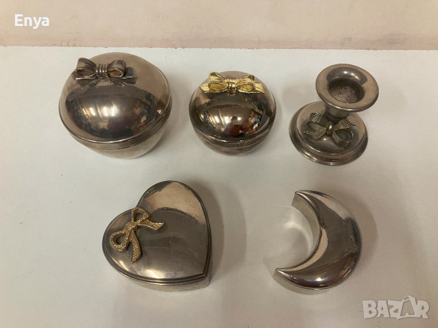 Метални посребрени кутии за бижута с панделка и свещник, снимка 2 - Колекции - 44733329