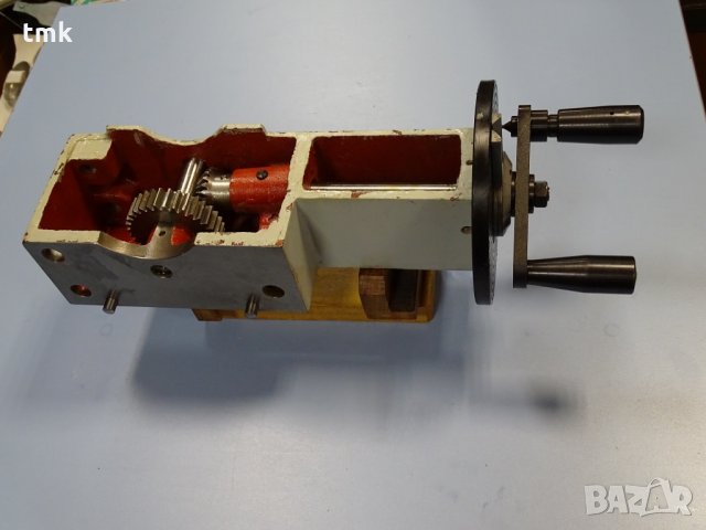 Приспособление делително за фреза TOS