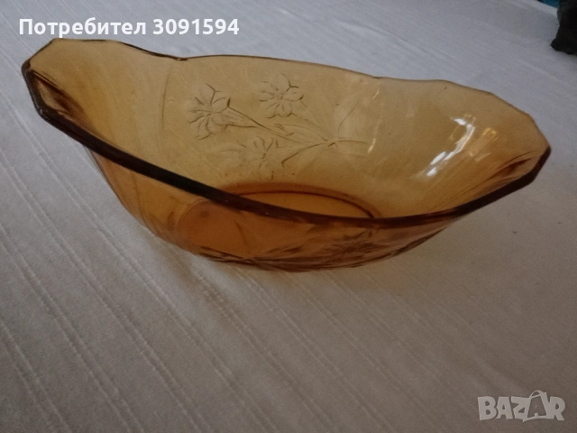 Винтидж арт деко 1930 стъклена купа кехлибарен цвят 