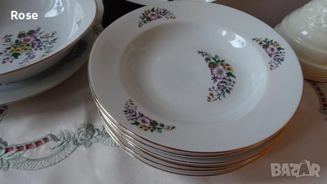 Порцелан на „Китка“ с декор полски цветя със златен кант., снимка 2 - Чинии - 51646521