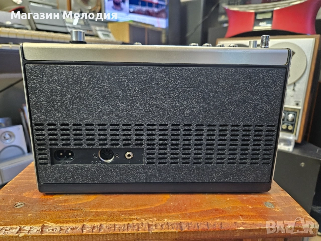 Радио Universum KRN 3365 В отлично техническо и визуално състояние., снимка 8 - Радиокасетофони, транзистори - 52444567