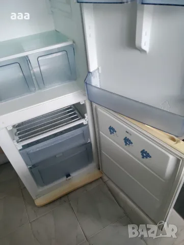 Хладилник с фризер Crown CN 330 W, снимка 4 - Хладилници - 55719458