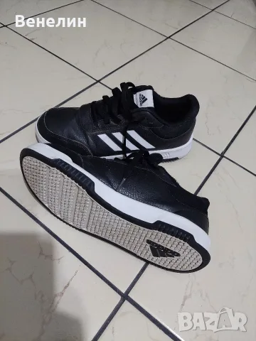 детски кожени кецове adidas, снимка 2 - Детски обувки - 56450477