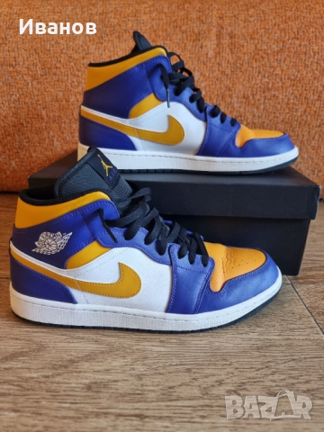 AIR JORDAN 1 MID , снимка 4 - Маратонки - 51738551