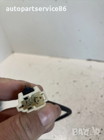 Закопчалка на предпазния колан предна дясна за KIA Carnival (2006–2012), снимка 2 - Части - 53204615