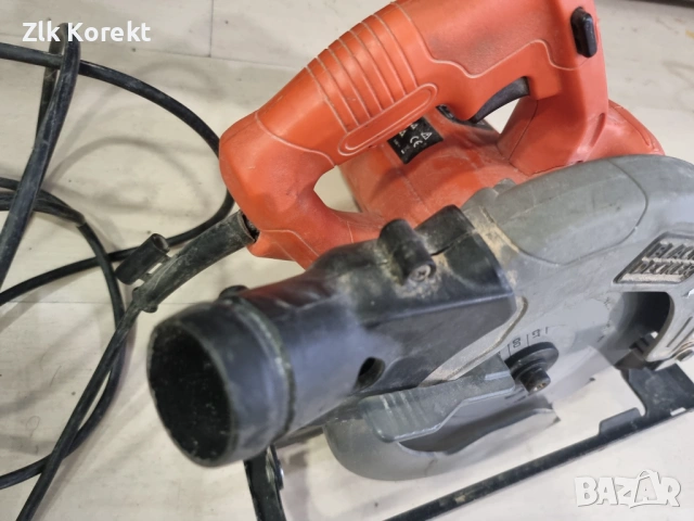 Електрически ръчен циркуляр Black & Decker, снимка 2 - Други инструменти - 54157975