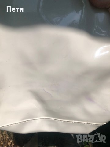 Armani Голяма бяла лачена чанта, снимка 14 - Чанти - 31455268