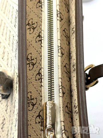 чанти guess 38х30см, снимка 3 - Чанти - 51442310