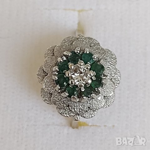 Златен пръстен с брилянт и изумруди, снимка 3 - Пръстени - 34936287