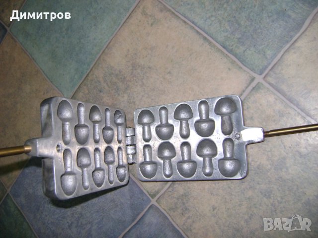 Ретро метална соц преса  Форми на гъбки , снимка 2 - Антикварни и старинни предмети - 44477536