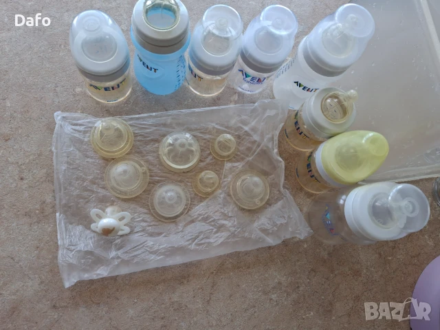 Помпа за кърмачета Medela + подарък шишета с биберони, снимка 3 - Помпи за кърма - 50655961