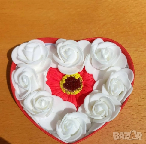 кутия под формата на сърце 