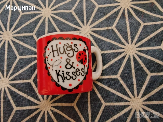 Миниатюрна чашка