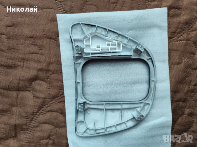 Mercedes Viano w639 ,панел за скоростен лост, снимка 2 - Аксесоари и консумативи - 52944090