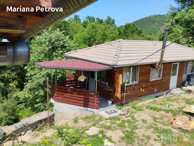  под наем две къщи