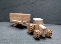 Декоративен дървен трактор с ремарке, снимка 1 - Колекции - 44670280