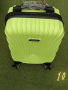 Стилен куфар с колелца за ръчен багаж с твърдо покритие 40/30/20см, снимка 1 - Куфари - 44783260