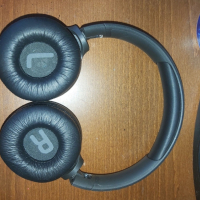 Безжични слушалки на JBL  чисто нови, снимка 2 - Безжични слушалки - 44671397