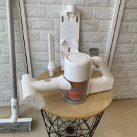 Вертикална безкабелна прахосмукачка Xiaomi Mi Hand Vacuum 350W 0.5L, снимка 2 - Прахосмукачки - 42391972