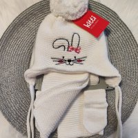 Зимен комплект шапка, шал и ръкавички за момиче 0-18м, снимка 2 - Бебешки шапки - 38558370