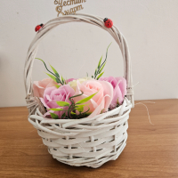 Ратанова кошница със 7 бр  сапунени рози , снимка 3 - Декорация за дома - 44571475