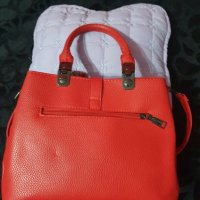 Червена дамска чанта, снимка 2 - Чанти - 30262507
